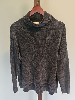 Bella Ella Men's Charcoal Ribbed Turtleneck Sweater...Small